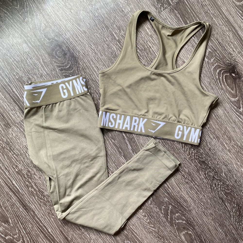 [Gymshark] Fit leggings and bra